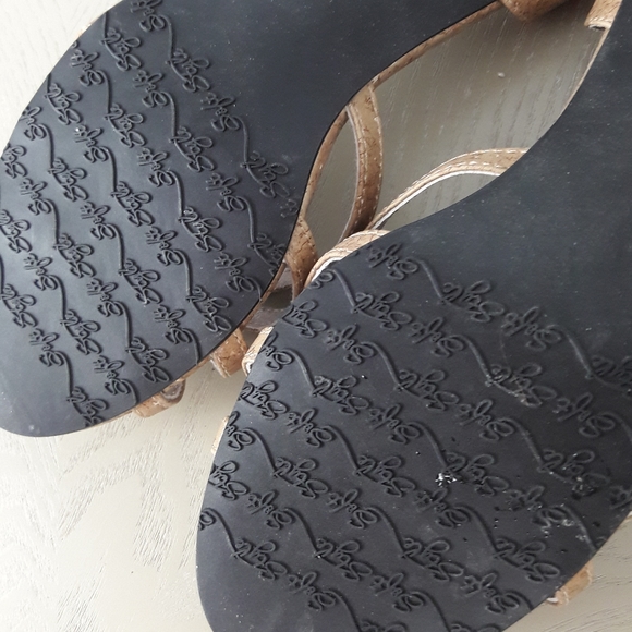 Soft Style by Hush Puppies Strappy Tan Heels - Picture 5 of 7